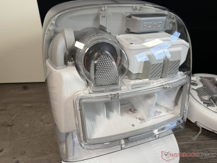 透明的大疆创新罗摩 P 站