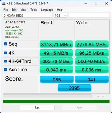 通过 USB4 接口对 ADATA SE920 进行性能测试