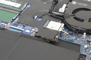 主 M.2 2242 PCIe4 x4 NVMe 固态硬盘
