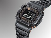 MRG-B5000HT-1 采用负液晶显示屏，与低调的深灰色 DLC 涂层相得益彰（图片来源：卡西欧）