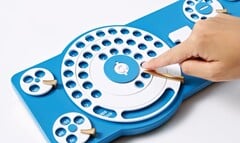 谷歌的 Gboard Dial 使用转盘选择字符。(图片来源：谷歌）