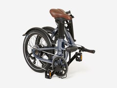 迪卡侬 Btwin E-FL 900 折叠自行车比 Btwin E-Fold 900（如图）更轻。(图片来源：迪卡侬）