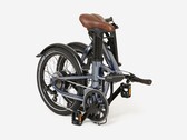 迪卡侬 Btwin E-FL 900 折叠自行车比 Btwin E-Fold 900（如图）更轻。(图片来源：迪卡侬）
