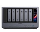 iDX6011 Pro 是一款功能强大的全新 NAS，具有人工智能功能和内置显示屏（图片来源：Ugreen）