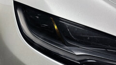 运往美国的 Model 3 高地大灯(图片:Redinvesting/Imgur)