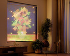 橱窗上显示的 Govee Curtain Lights Pro（图片来源：Govee PR）