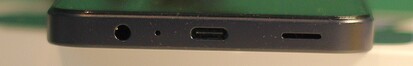 底部 3.5 毫米音频接口、麦克风、USB-C 接口、扬声器
