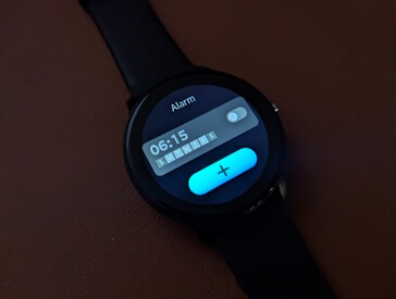 闹钟已设置,但有问题--响亮的旋律代替了振动