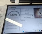GPD Win 5 将与华硕 ROG Ally X 一样支持 80 Wh 电池，但要通过外置电池组。(图片来源：QQ via @9550pro）