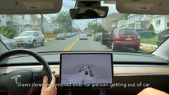 特斯拉的完全自动驾驶模式在运行（图片：Fabian Luque/YouTube）。