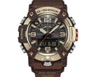 G-Shock Mudmaster GG-B100XMH-5A 的特写镜头,展示了其浅黄金色与棕色的表壳和表圈。
