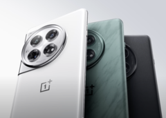 OnePlus 将只提供入门级内存配置的冰川白 OnePlus 12。(图片来源：OnePlus）