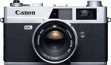 佳能 Canonet QL17 是另一款带有镜头快门的 35 毫米测距仪式相机。(图片来源：佳能相机博物馆）