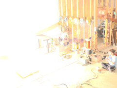 灯泡全功率发光的图片（图片来源：styropyro；截屏图片）