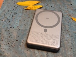 Go-MiniMag Qi2 移动电源