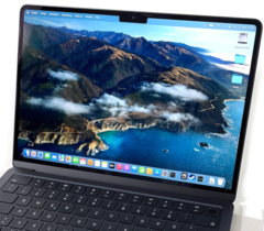 无论你是喜欢还是讨厌，凹槽都会造成两极分化。(来源：Notebookcheck）