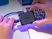 图中所示的Crucial X10 Pro外置固态硬盘