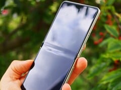 三星 Galaxy Z Flip 8 评测