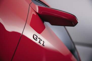 新款 ID.GTI 概念车在多个位置采用了经典的 GTI 徽标。GTI 概念车在多处采用了经典的 GTI 徽标。(图片来源：大众汽车）
