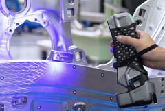 Scantech 推出无线 Simscan-E 手持式激光扫描仪，可快速创建真实世界物体的 3D 模型。(图片来源：Scantech）