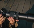 LUMIX S 100-500mm f5-7.1（如图）是松下所有 L 卡口镜头中变焦范围最长的。(图片来源：松下）