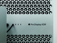 当前的 Pro Display XDR 于 2019 年登陆。(图片来源:Sam Grozyan & Unsplash)
