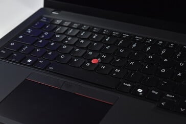 联想 ThinkPad T14 第 6 代：TrackPoint