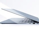 三星Galaxy Book6 Edge的厚度为12.3毫米，相对较薄。