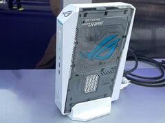 白色版的 ROG NUC 2026（如图）售价约为 4569 美元。
