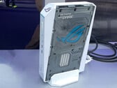 白色版的 ROG NUC 2026（如图）售价约为 4569 美元。