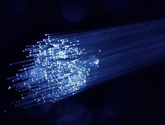 美国联邦通信委员会（FCC）采取行动加强美国境内海底电缆的安全。图：光缆（图片来源：Denny Muller, Unsplash光缆（图片来源：Denny Muller, Unsplash）