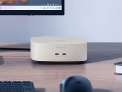 UFS 版本目前售价为 $499.99。图示:一张展示迷你电脑正面的宣传图片。
