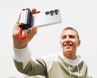 Sharge 的新款 Grip Power Bank（如图）可用作相机遥控器。(图片来源：Sharge）