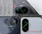 Poco F7 在安兔兔上的跑分超过 200 万分。图：三种颜色的手机。(图片来源：Notebookcheck）