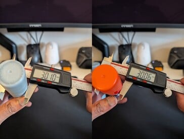 3D 打印胶棒（左）与原始胶棒（右）的直径对比