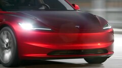 2024 款 Model 3 前大灯(图片来源:特斯拉/YT)