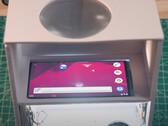 DIY 放映机并不是什么新鲜事，但你并不需要 DIY Perks 级别的技能来制作这台投影仪（图片来源：Huy Vector via YouTube）