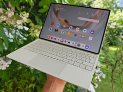 华为 MatePad Pro 12.2（2025 年）。(图片来源：丹尼尔-施密特）