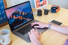 macOS Sequoia 为 Mac 带来了 2020 年的 iPhone 耳机功能(图片来源:Unsplash)
