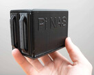 Pi NAS是一款价格低廉、结构紧凑的NAS，建造成本为35美元。(图片来源：Michael Klements)