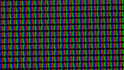 LC 显示屏采用经典的 RGB 子像素矩阵，由一个红色、一个蓝色和一个绿色发光二极管组成
