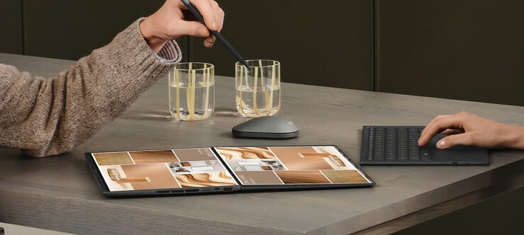 Zenbook Duo 2026 与旧款不同，可以平放在桌上。(图片来源：华硕）