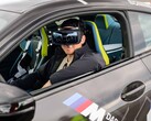 宝马 M 漂移 + M 混合现实技术可让驾驶者同时在现实和虚拟世界中漂移。(来源：宝马）