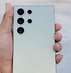 Galaxy S24 Ultra 原型机的泄露照片。(图片来源:@DavidMa05368498)