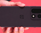 高通峰会上展示的 OnePlus 15。(图片来源：高通公司，经编辑）