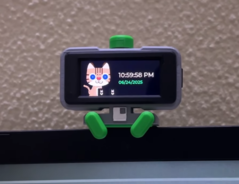 WebScreen 配备 2 英寸 AMOLED 显示屏。(图片来源：nishad2m8 / YouTube）