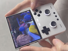 TrimUI Brick Pro 正在玩《最终幻想 15》。(图片来源:via Neon Rabbit)