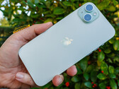 Apple iPhone 15 Plus 评测 - 配备超大显示屏和强劲电池的 iPhone