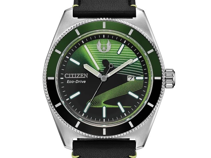 Citizen 卢克·天行者系列、绝地大师 AW1910-48W 腕表,其表盘采用黑绿配色,饰有卢克·天行者的剪影,并融入了绿色光剑元素的设计。