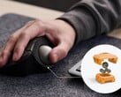 Elecom Ist Plus 轨迹球鼠标（IT10MRS）采用摩擦力更小的 5 球滚轴。